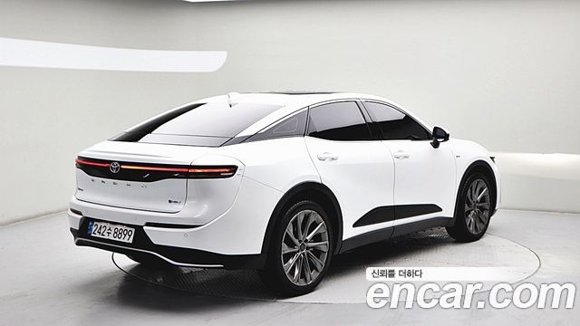 Toyota Crown Crossover 2.5 4WD Hybrid 2025 — фото 4