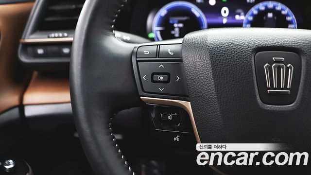 Toyota Crown Crossover 2.5 4WD Hybrid 2025 — фото 7