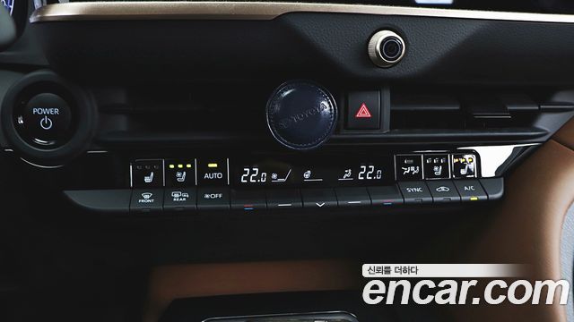 Toyota Crown Crossover 2.5 4WD Hybrid 2025 — фото 15
