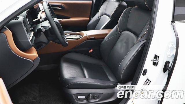 Toyota Crown Crossover 2.5 4WD Hybrid 2025 — фото 18