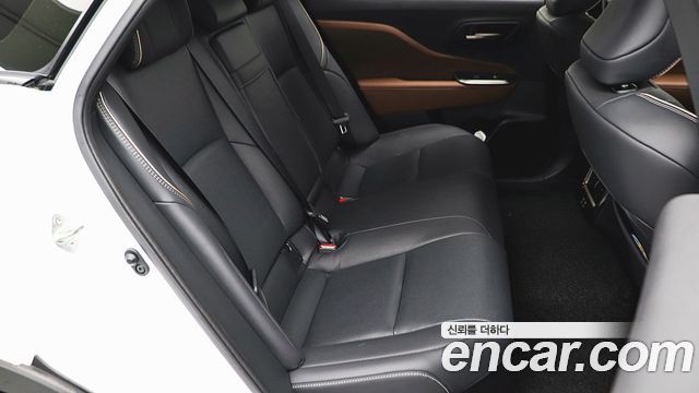Toyota Crown Crossover 2.5 4WD Hybrid 2025 — фото 20