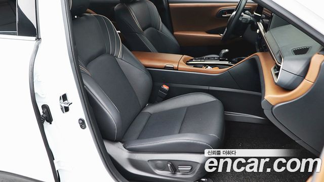 Toyota Crown Crossover 2.5 4WD Hybrid 2025 — фото 21