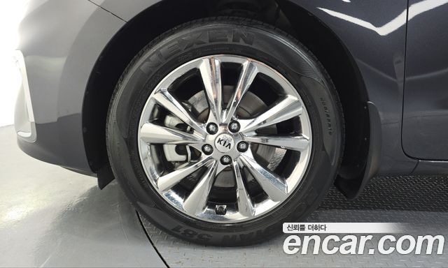 Kia Carnival Gasoline 9-Seater Noblesse Special 2019 — фото 5