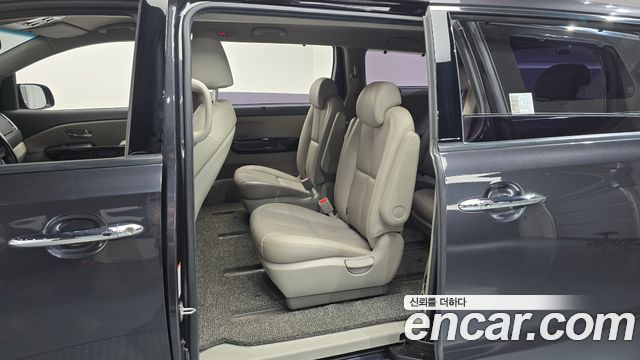 Kia Carnival Gasoline 9-Seater Noblesse Special 2019 — фото 11