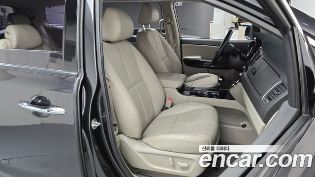 Kia Carnival Gasoline 9-Seater Noblesse Special 2019 — фото 26