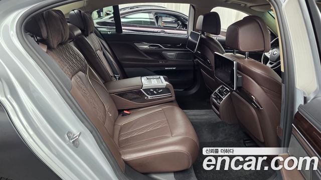 BMW 7 Series (G11) 740Ld xDrive 2016 — фото 16