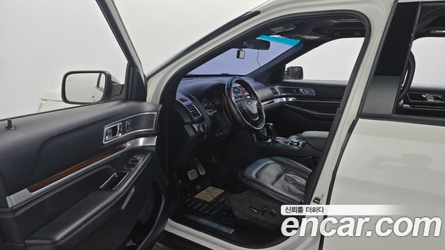 Ford Explorer 2.3 Limited 4WD 5th 2016 — фото 10