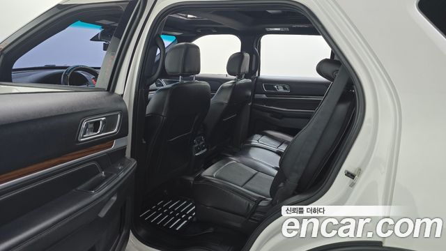 Ford Explorer 2.3 Limited 4WD 5th 2016 — фото 12