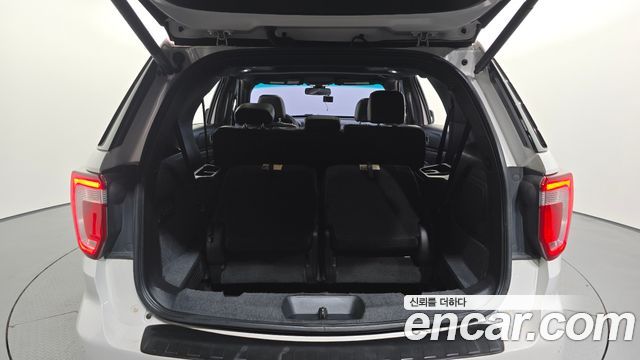 Ford Explorer 2.3 Limited 4WD 5th 2016 — фото 19