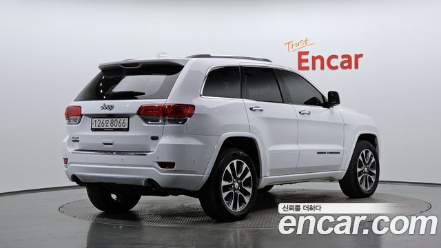 Jeep Grand Cherokee 3.0 Diesel Overland WK2 2018 — фото 2