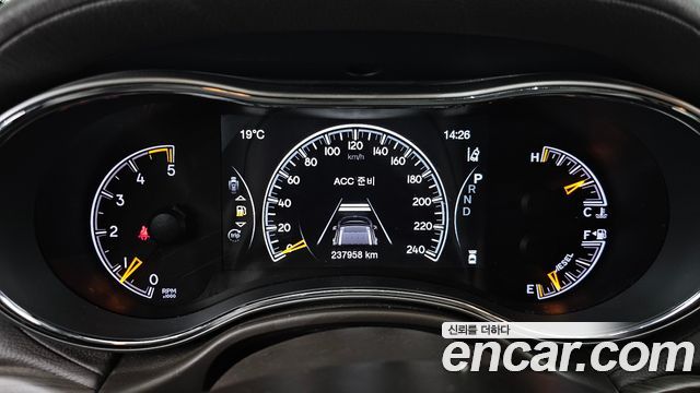 Jeep Grand Cherokee 3.0 Diesel Overland WK2 2018 — фото 8