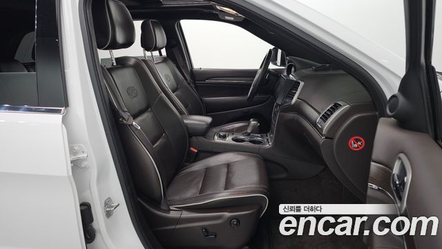 Jeep Grand Cherokee 3.0 Diesel Overland WK2 2018 — фото 11