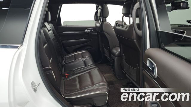 Jeep Grand Cherokee 3.0 Diesel Overland WK2 2018 — фото 12