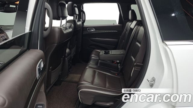 Jeep Grand Cherokee 3.0 Diesel Overland WK2 2018 — фото 26