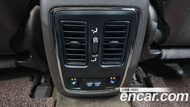 Jeep Grand Cherokee 3.0 Diesel Overland WK2 2018 — фото 31