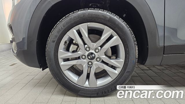 Kia Seltos Diesel 1.6 4WD Prestige 2021 — фото 5