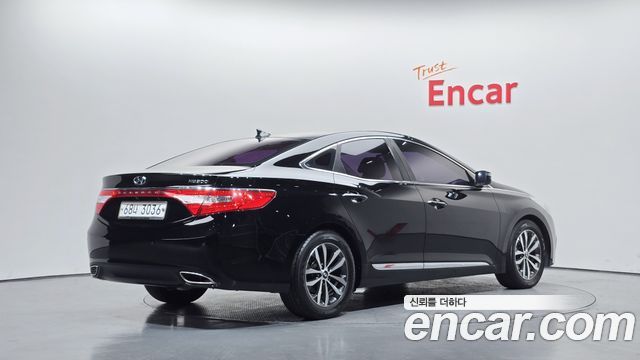 Hyundai Grandeur (HG) HG240 Luxury 2011 — фото 2