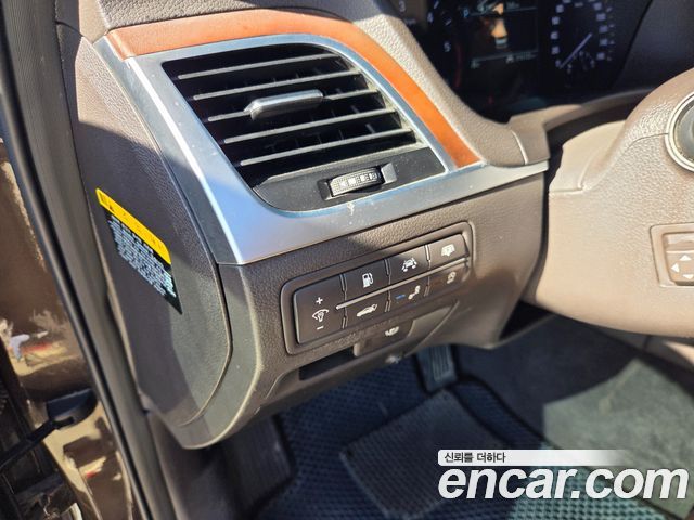 Genesis G80 2.2D AWD Premium Luxury 2019 — фото 9