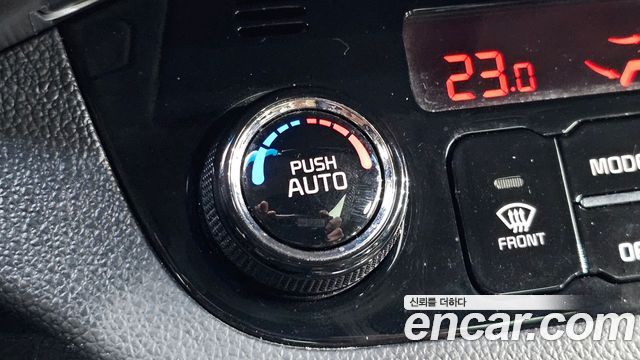 Kia Sportage R Diesel 2WD Prestige 2015 — фото 28