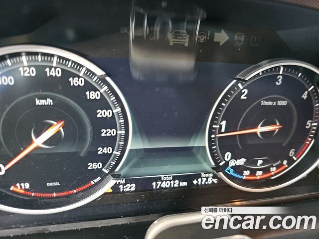 BMW 5 Series (F10) 520d 2013 — фото 8