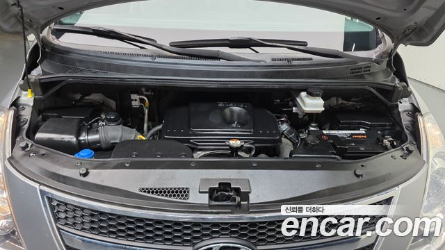 Hyundai Grand Starex 3-Seater VAN CVX Luxury 2014 — фото 6