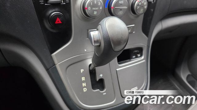 Hyundai Grand Starex 3-Seater VAN CVX Luxury 2014 — фото 9
