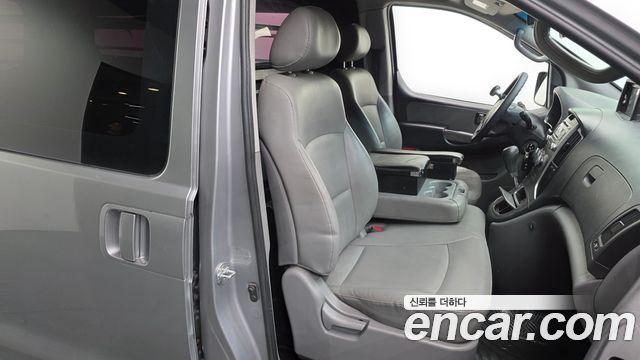 Hyundai Grand Starex 3-Seater VAN CVX Luxury 2014 — фото 15
