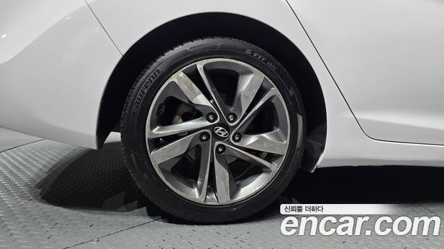 Hyundai Avante 1.6 GDi Modern Standard 2015 — фото 5