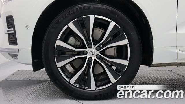 Volvo XC60 (II) B6 Ultra Bright 2025 — фото 3