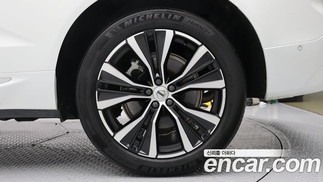 Volvo XC60 (II) B6 Ultra Bright 2025 — фото 4