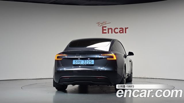 Tesla Model 3 RWD 2025 — фото 4