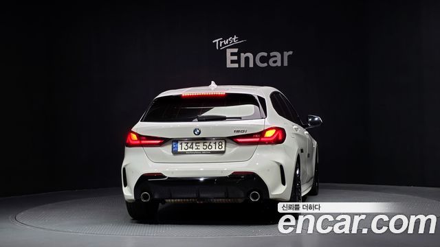 BMW 1 Series (F40) 120i M Sports 2021 — фото 4