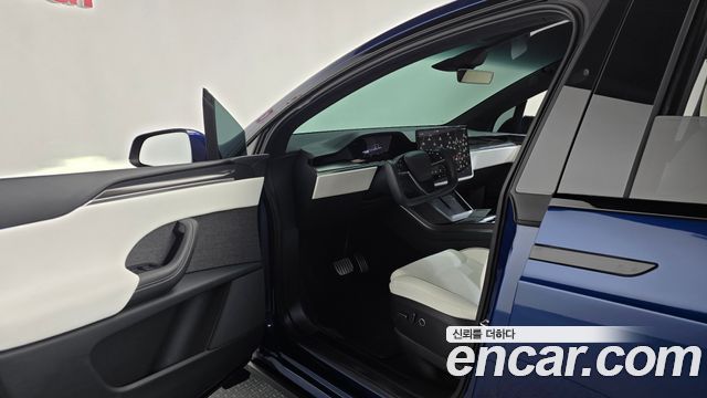 Tesla Model X Plaid 2023 — фото 10