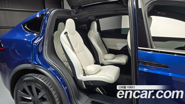 Tesla Model X Plaid 2023 — фото 15