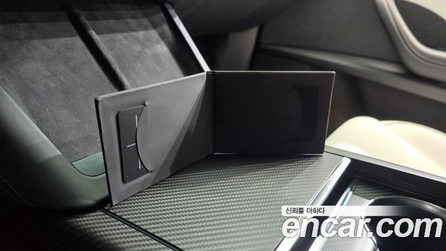 Tesla Model X Plaid 2023 — фото 18