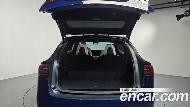 Tesla Model X Plaid 2023 — фото 20