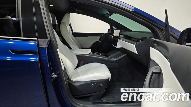 Tesla Model X Plaid 2023 — фото 32