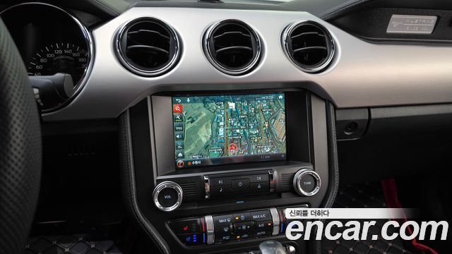 Ford Mustang GT Coupe 2017 — фото 14