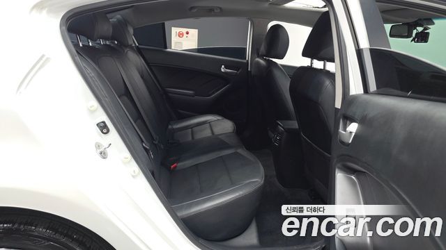 Kia K3 Prestige 2017 — фото 12