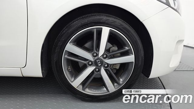Kia K3 Prestige 2017 — фото 21