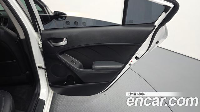 Kia K3 Prestige 2017 — фото 25
