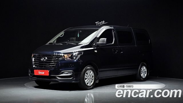 Hyundai Grand Starex Van 3-Seater Smart