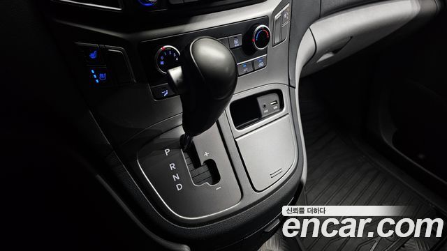 Hyundai Grand Starex Van 3-Seater Smart 2019 — фото 9