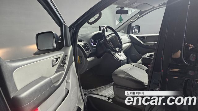 Hyundai Grand Starex Van 3-Seater Smart 2019 — фото 10