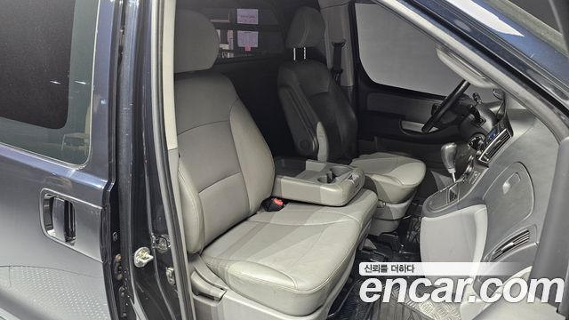 Hyundai Grand Starex Van 3-Seater Smart 2019 — фото 12