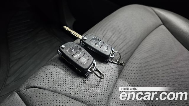 Hyundai Grand Starex Van 3-Seater Smart 2019 — фото 19