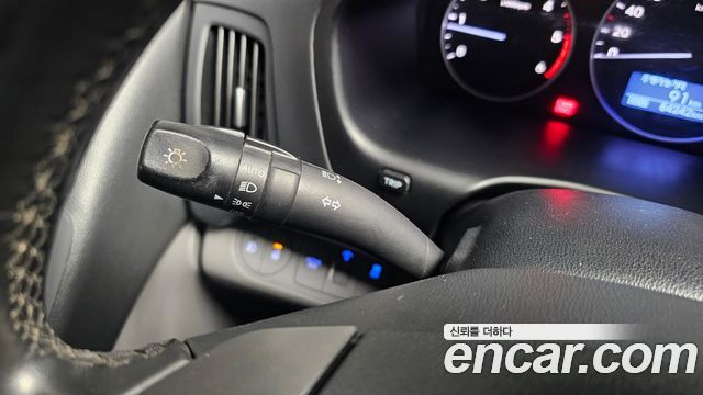 Hyundai Grand Starex Van 3-Seater Smart 2019 — фото 28