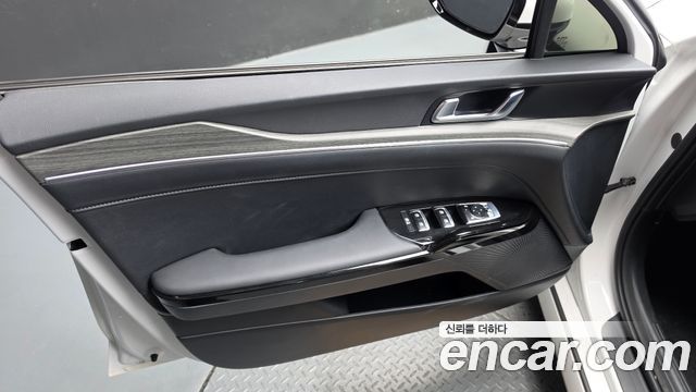 Kia K5 (III) 1.6 Turbo Noblesse 2024 — фото 24