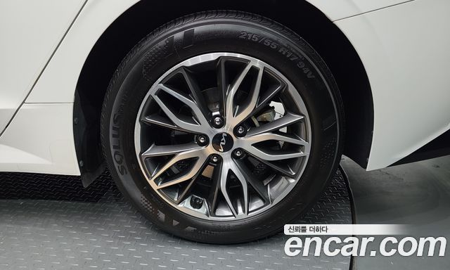 Kia K5 (III) 2.0 Prestige 2023 — фото 21