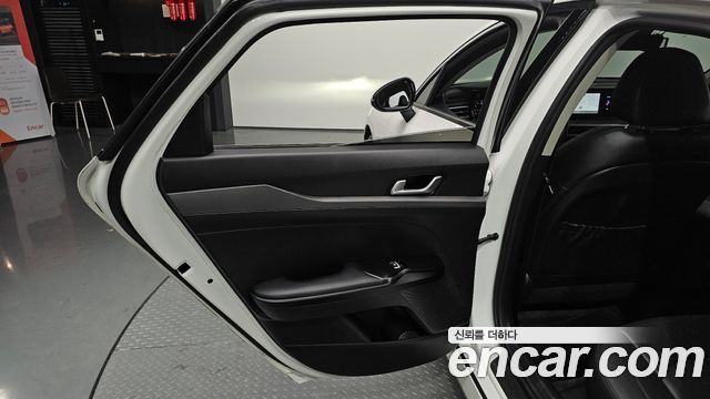 Kia K5 (III) 2.0 Prestige 2023 — фото 25